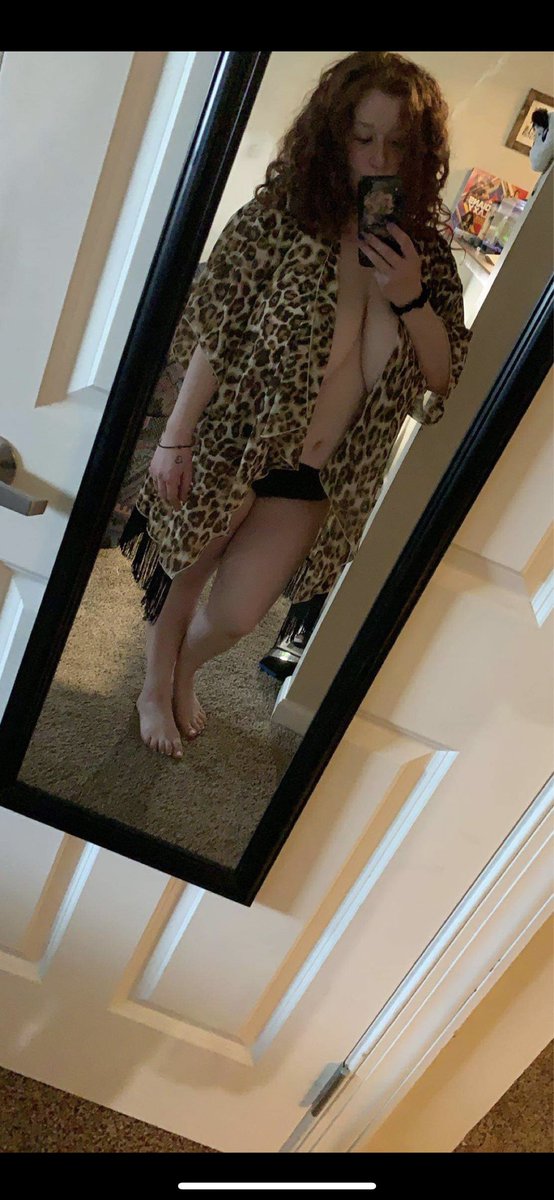 bbw_ginger_snap's tweet photo. Subscribe to my OF for mouth watering content😘🥰😝
#onlyfans #23yearsold #thickbooty #bbw #BbwFreak #BBWgirl #bbwbutt #RedheadsRideItBetter #SendTips #foryou #content https://t.co/aoz2VDFiZN