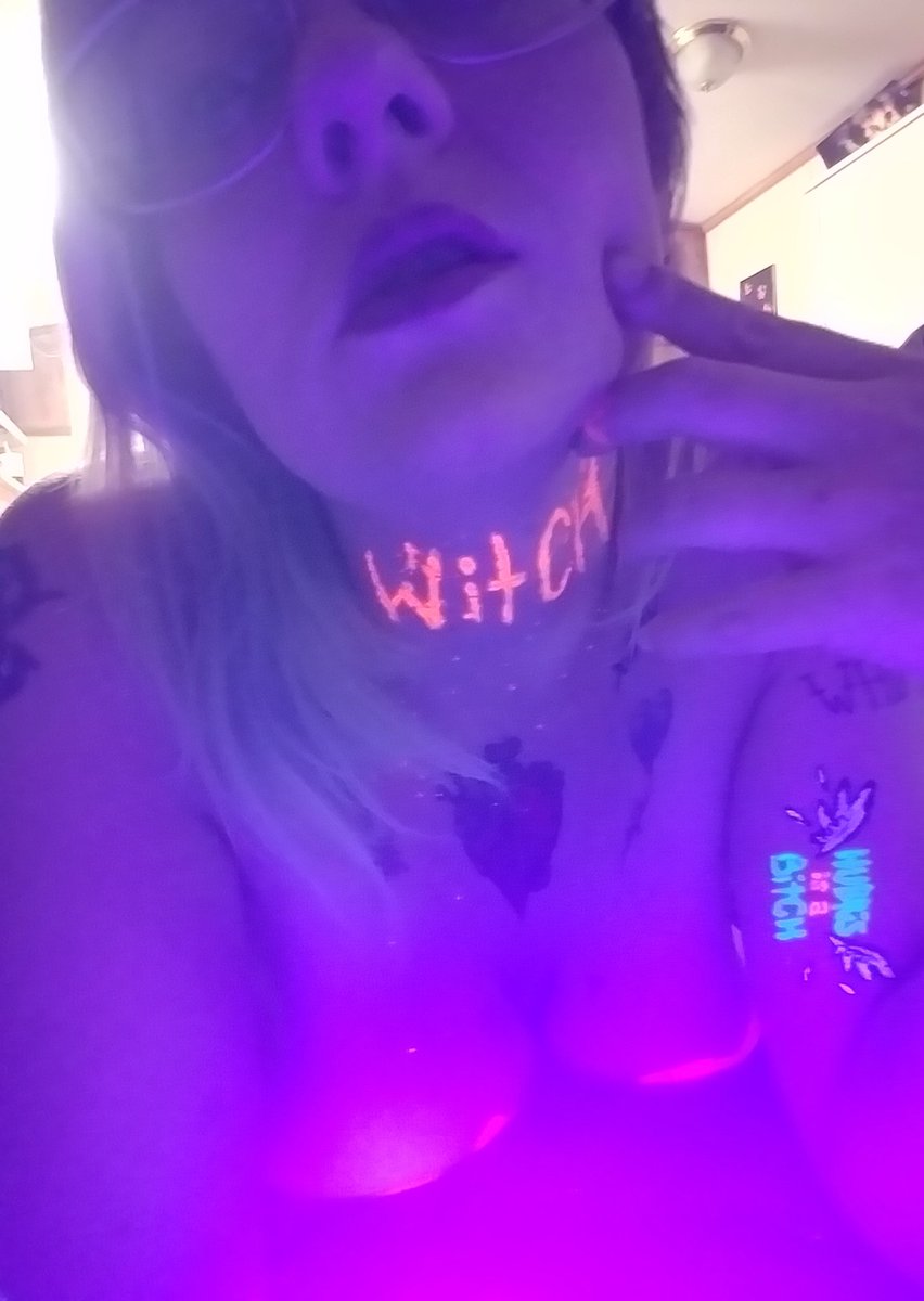 DavisShadoe's tweet photo. 💜💚🧡 #sexy #dirty #slutty #filthy #milf #tattooedbitch #bigtittygoth #tittyshot #slut #whore https://t.co/TvhALUg4rn
