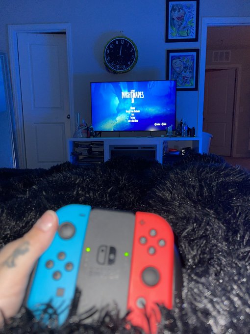 play w me🎮 https://t.co/UZ8sknE8Qj