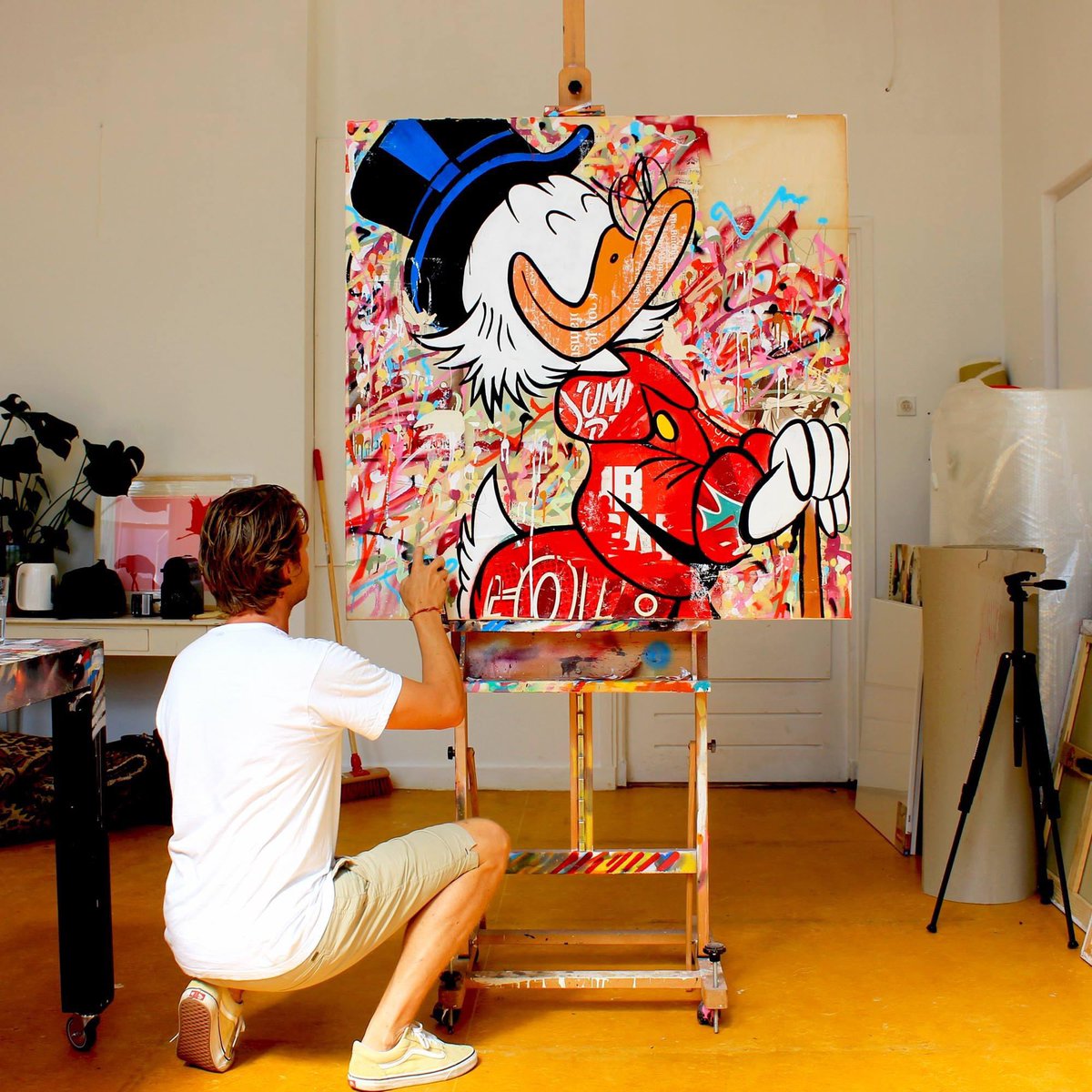 bucksfineart's tweet photo. Sunday Studio Sessions with @michielfolkers #studiosessions #2022 #comingsoon #studioeditions #wip #closep #texture #limitededition #scroodgemcduck https://t.co/eqD1K9s6Nm