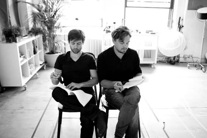 ลีโอนาร์โด ดิ คาปริโอ (ปีเกิด 1974) กับ โทบี้ แมกไกวร์ (1975) เป็นเพื่อนสนิทกันตั้งแต่สมัยยังเตาะแตะในวงการ มาจนปัจจุบัน