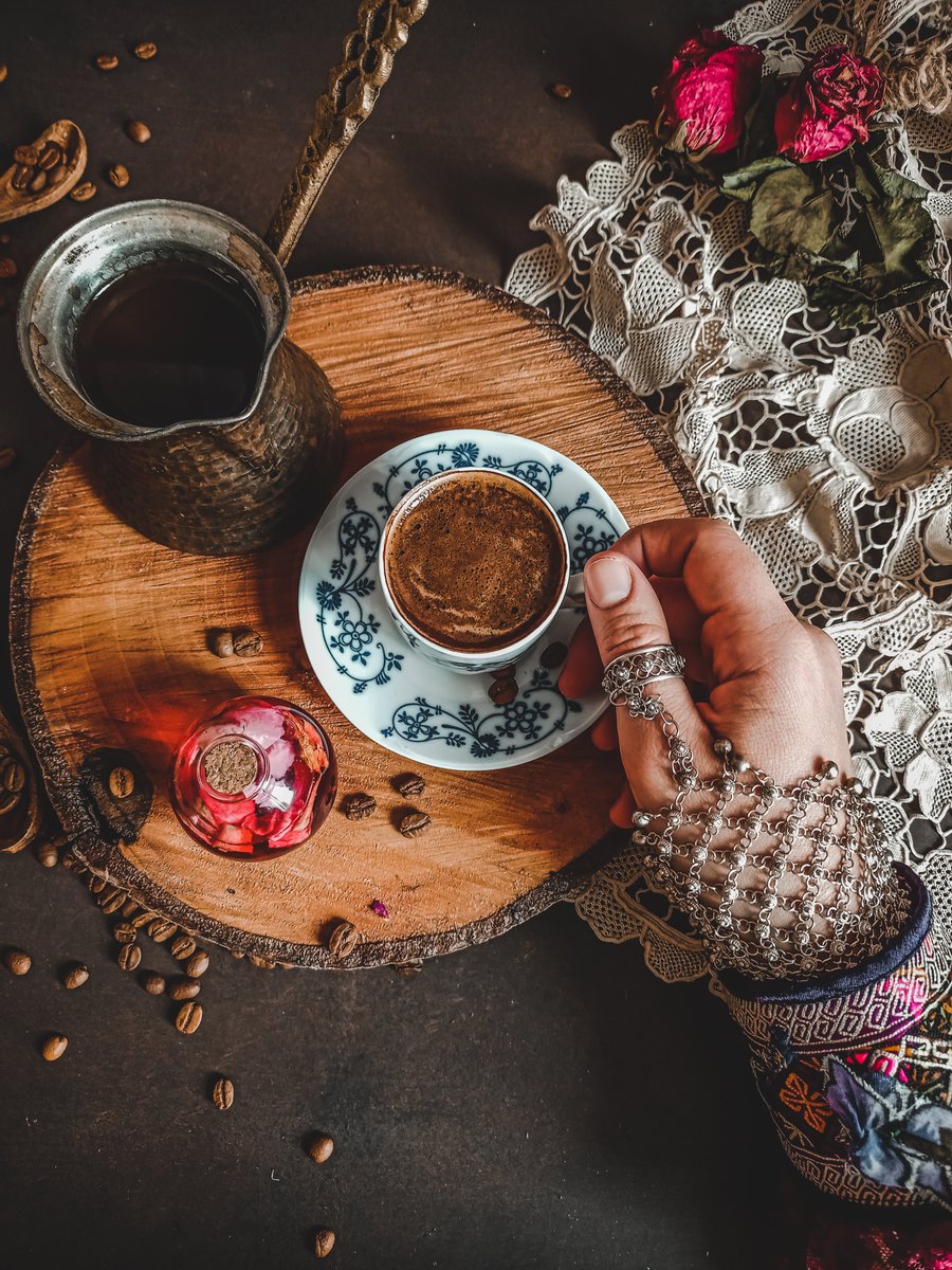 ADALET, #racconto per il #contest #dantebus social.dantebus.com/contests/artwo… #raccontibrevi #storiebrevi #caffèturco #caffeturco #scrittrici #narrativaitaliana #Adalet #concorsiletterari