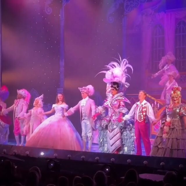 CinderSHamp's tweet photo. They say good things come to an end and today it does as it’s our final 2 shows for our magical cast the lovely @thedebbiemcgee, @CraigRevHorwood, Richard Cadell, @Sootyandco, Daniel Norford and @Gnaucky at the @mayflower Theatre ✨ https://t.co/l6GN3D7SKB
