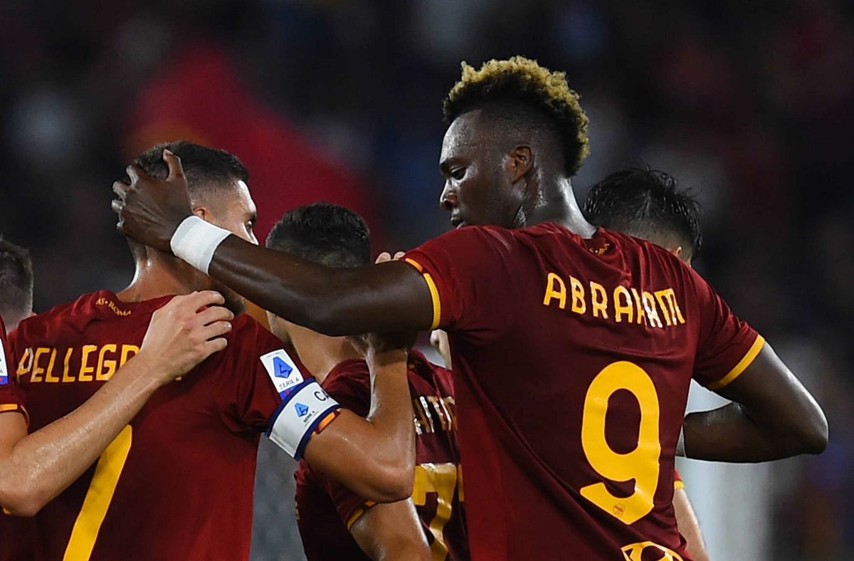 RomaTalkRadio's tweet photo. ✅ #Pellegrini e #Abraham saranno a disposizione per la partita contro il #Milan. 

❌ Joao #Sacramento non è più il vice allenatore di José #Mourinho. Al suo posto Salvatore #Foti.

#ASRoma https://t.co/AuHbGUqYgd