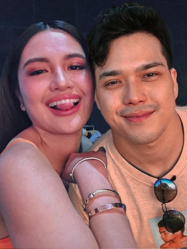 TeamJuliElmo_'s tweet photo. hny. 😝 https://t.co/nbHaxe4GTM