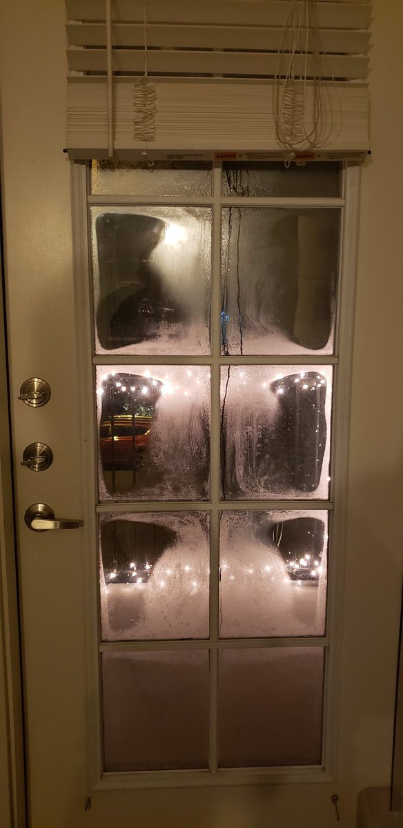 AMourningLight's tweet photo. ((I was wondering what was up with my door looking weird and well...)) https://t.co/paVxHpQ4Tr