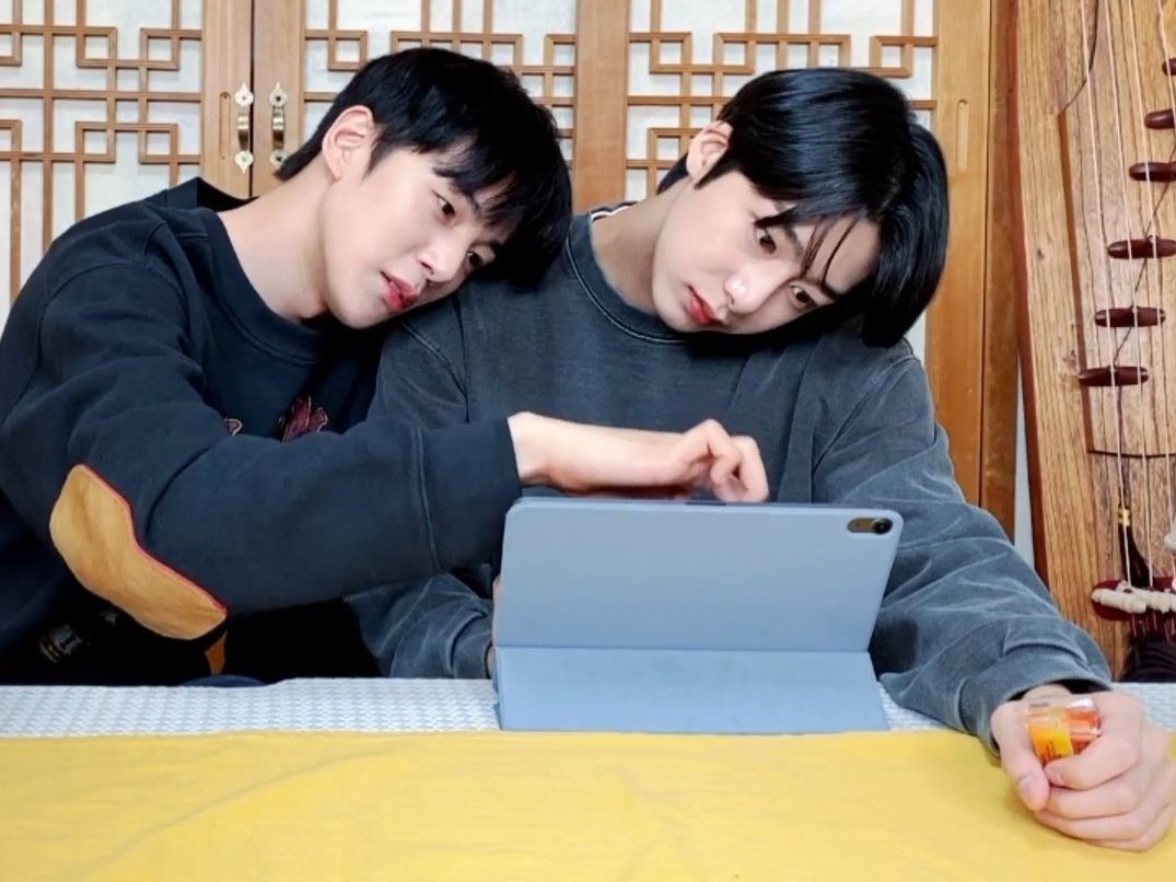 혁아 목 아푸겠다