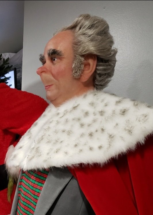 #TheScaryCloset is expanding into new and exciting territories for 2022 with a line of classic lifesize #Christmas characters starting with The Mayor of #Whoville from #HowTheGrinchStoleChristmas