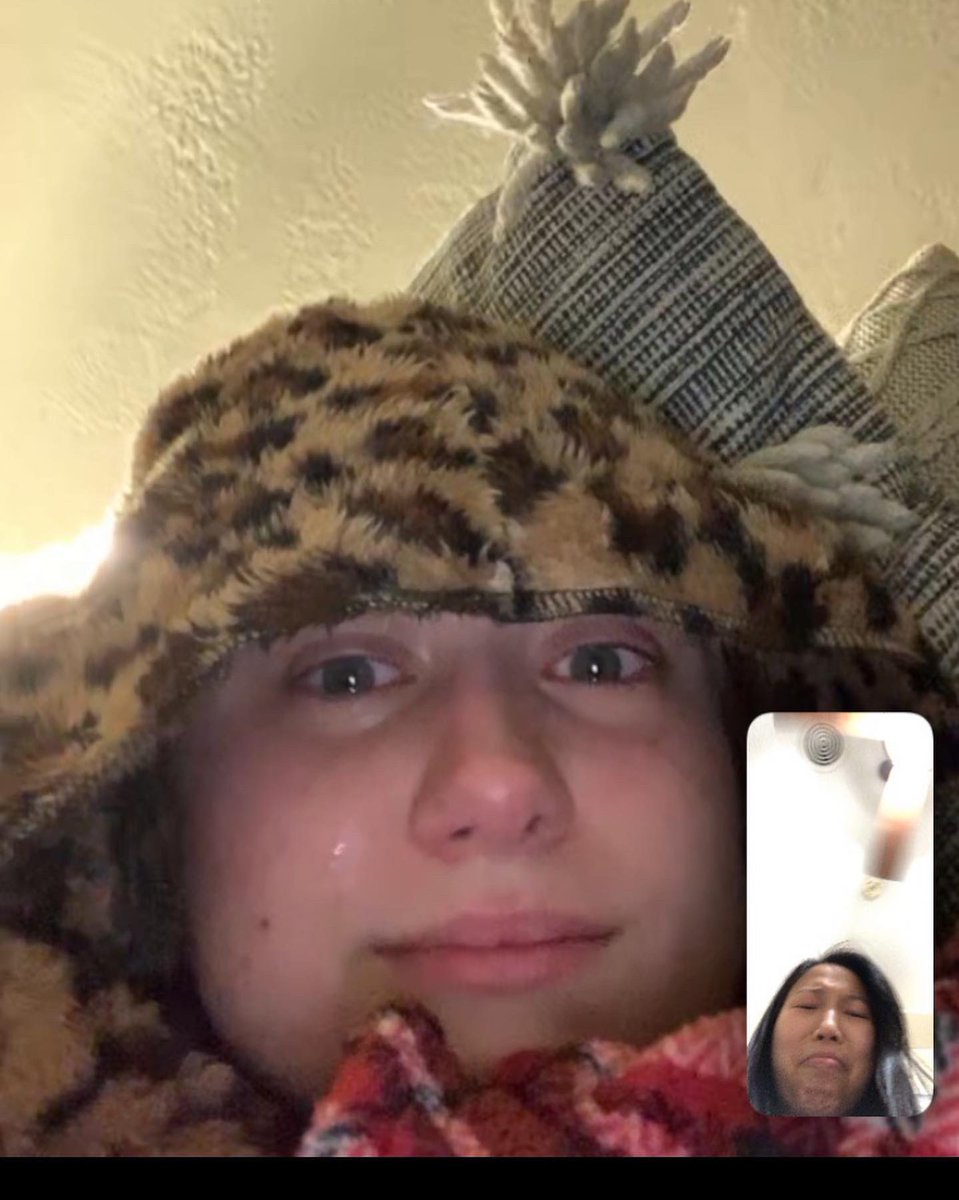 cyreouslyy's tweet photo. So my friend secretly screenshot my face while we watched the new #HarryPotter20thAnniversary movie and … I am such a mess https://t.co/8mFFdJkKAh