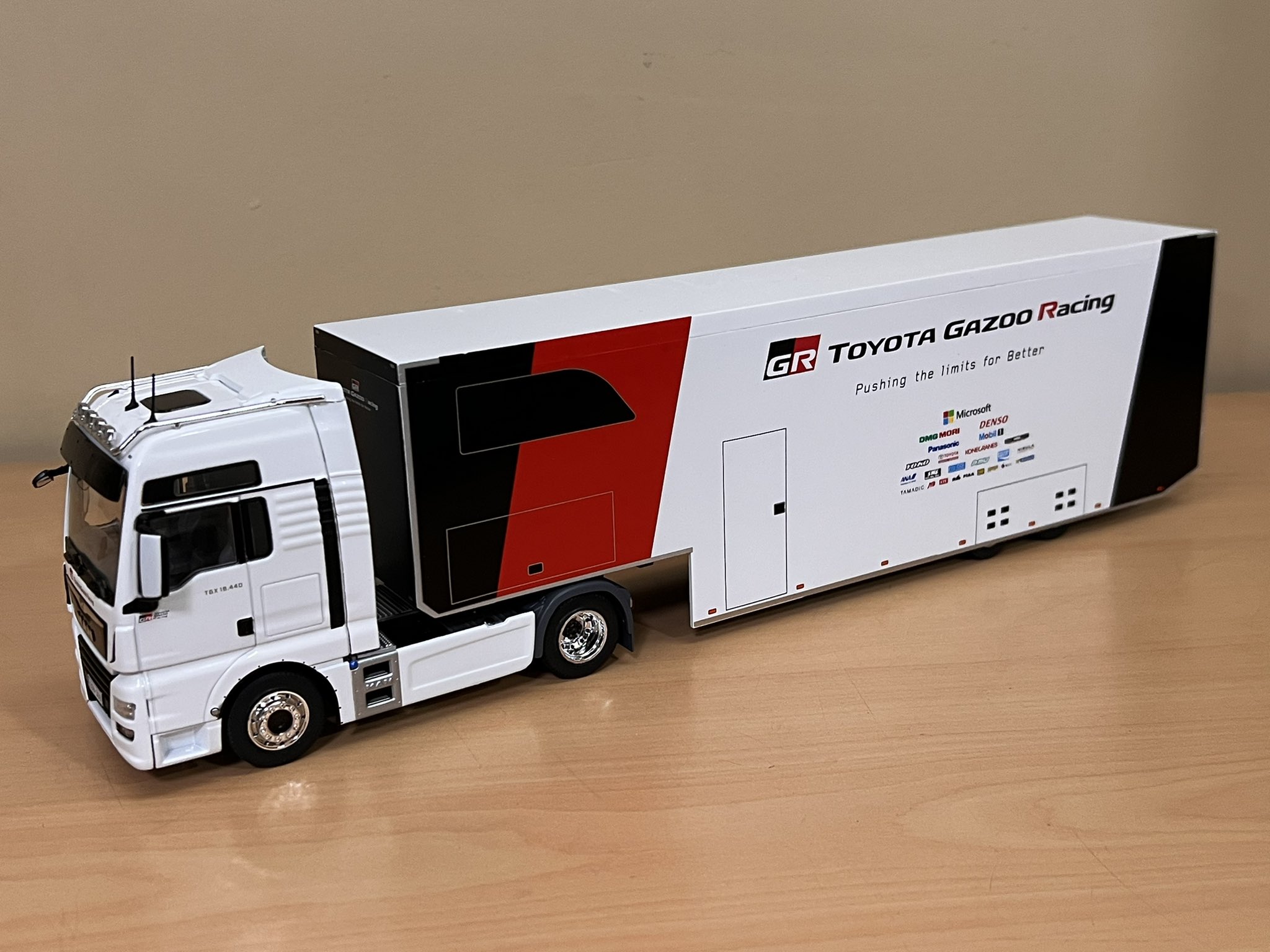 ixo Toyota Gazoo Racing Transporter 1/43