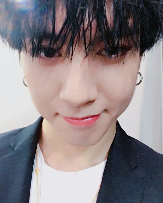 GOTEEZLOOKS's tweet photo. their close up selfies 
#YUNHO #YUGYEOM | #GOT7 #ATEEZ https://t.co/gucvUMqcvJ