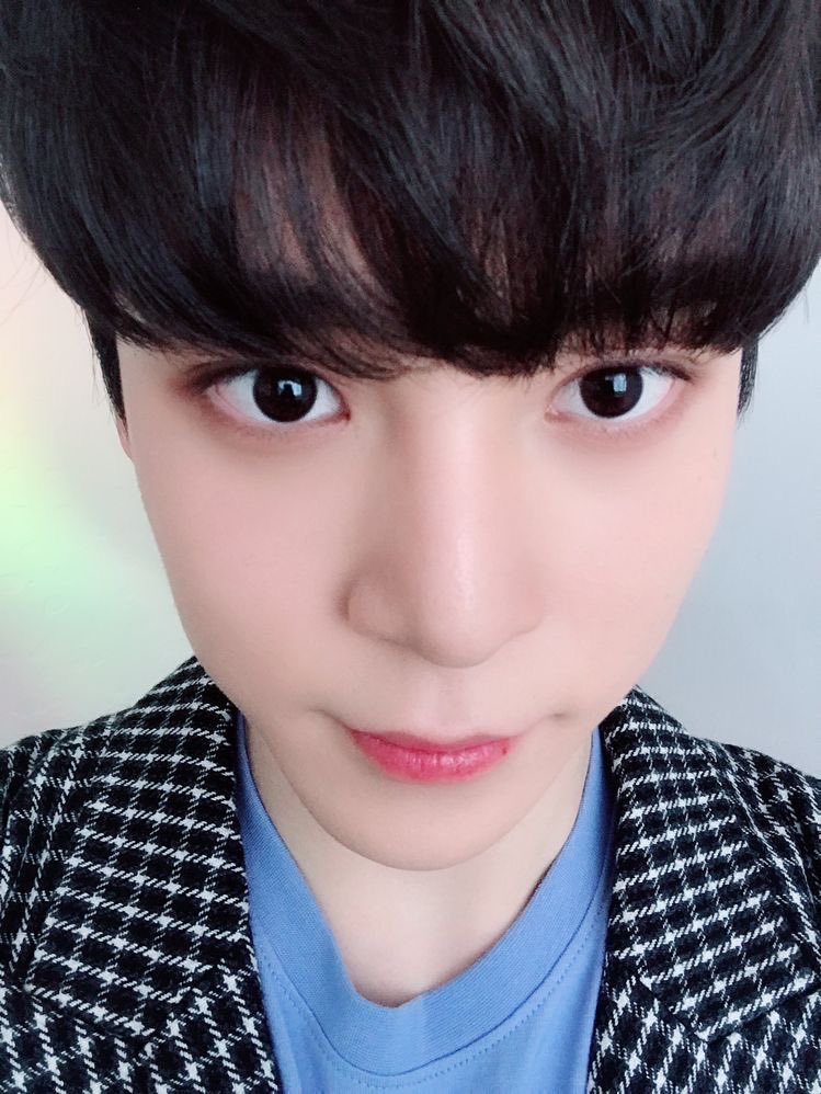 GOTEEZLOOKS's tweet photo. their close up selfies 
#YUNHO #YUGYEOM | #GOT7 #ATEEZ https://t.co/gucvUMqcvJ