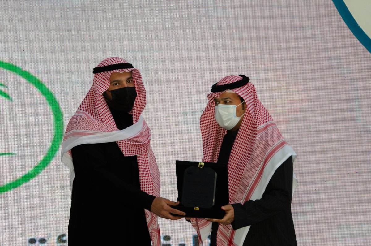 oranges_hail's tweet photo. جانب من تكريم الرعاة والمشاركين في فعاليات #مهرجان_برتقالة_حائل https://t.co/SeptzAZbot