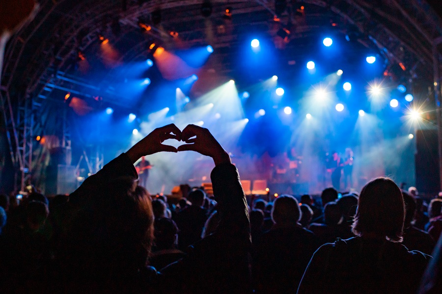 Auf geht’s in ein gutes Neues Jahr! Wir planen fürs Heitere Open Air eine Vollversion und wollen abarbeiten, was noch pendent ist von 2020. Wir freuen uns schon jetzt auf August: aufs Zusammensein mit Euch und auf wunderbare Live-Momente!