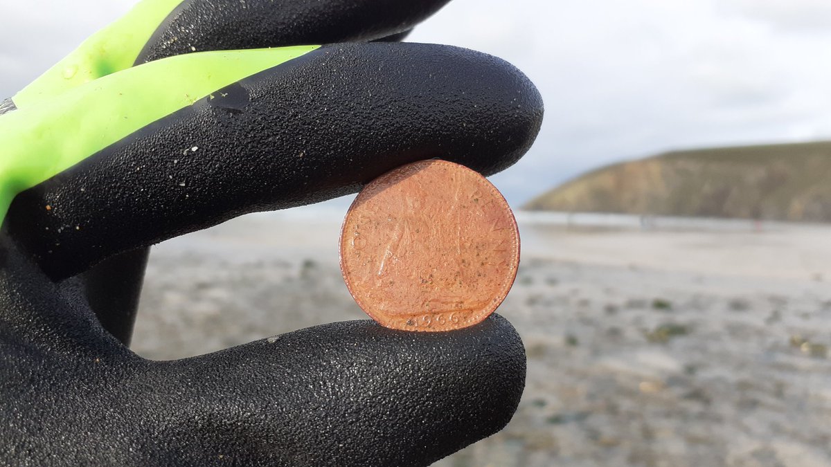 southernsearcha's tweet photo. Love finding pre decimals on the beach especially when they come up in great condition. #coins #old #predecimal #beach #metaldetecting #treasurehunting #Cornwall #Regton #NobleMDT #thesouthernsearcher https://t.co/3fmHcONkQo