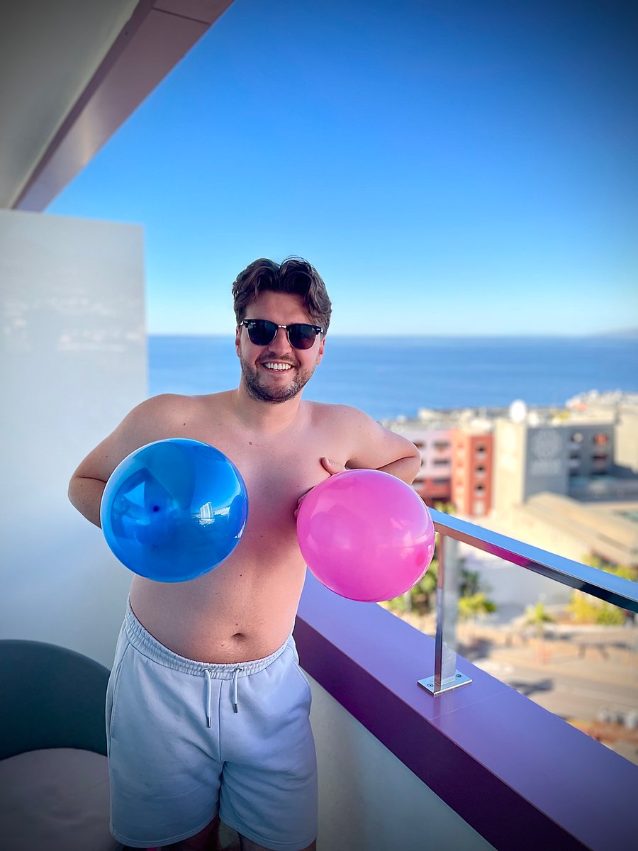 dickiewooduk's tweet photo. Buzzing to announce today I’m 30 💫🎇🥳 🎈 https://t.co/PcV91P9MZn