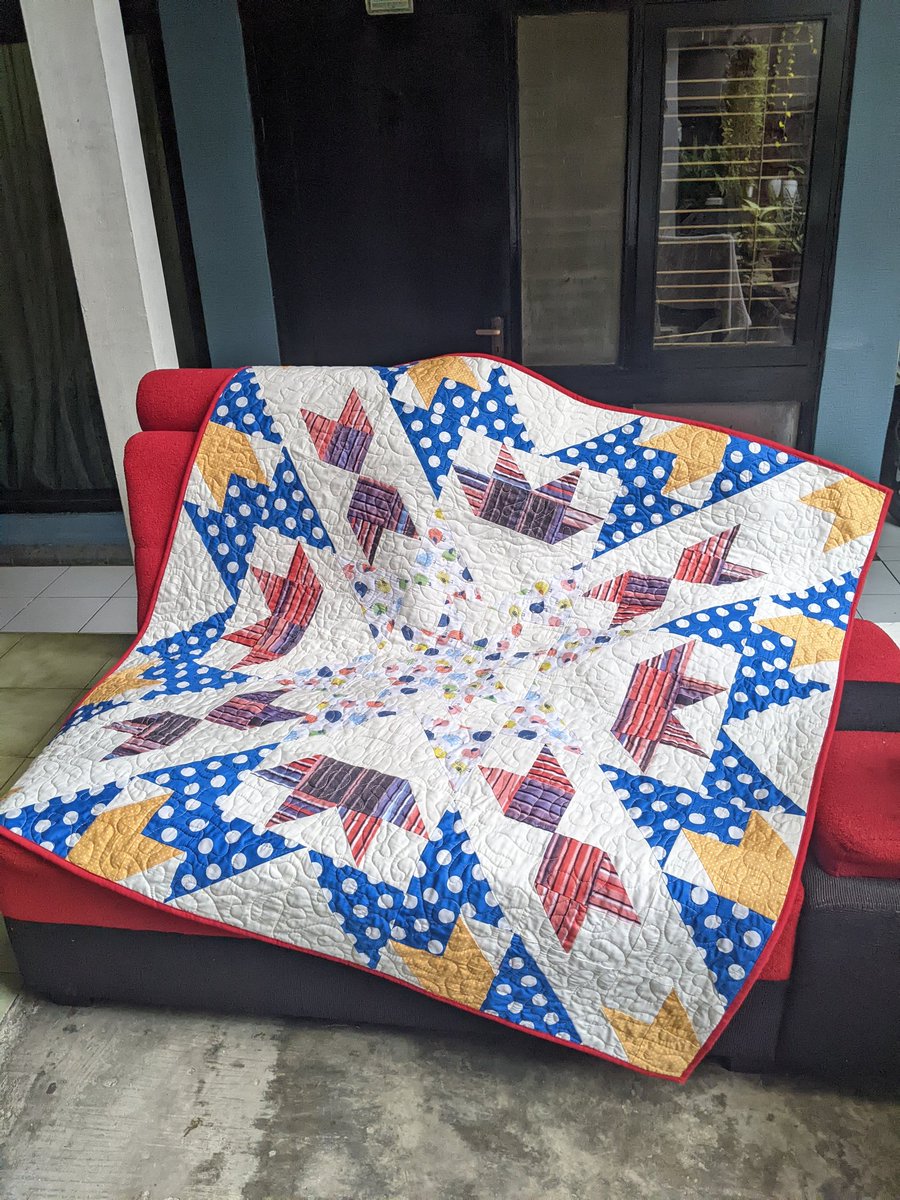 Rismakilla's tweet photo. Done ✅
47" x 47" #playmat #patchworkquilting
For @painsugar (anaknya) 🥳 https://t.co/4G9iygLy5x