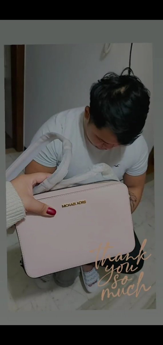 MsJanineMae's tweet photo. I wanted this 2 thing for so long. Na kahit may trabaho naman ako nanghihinayang ako bilhin kase ang mahal nila. But he gave it to me in the span of a week 🥺😭

Thank you for spoiling me 🥺

I love you bebe ❤ https://t.co/Or9ze0d5hz
