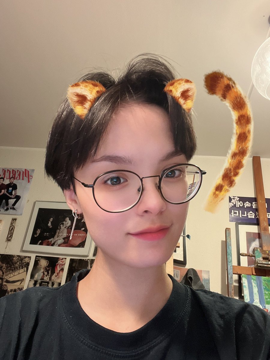 AnnaAnzi's tweet photo. these new years filters are cute https://t.co/6hugrB2fdg