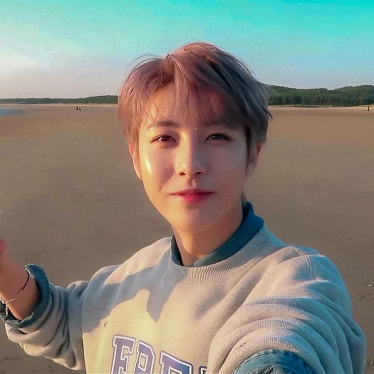 rendradityaa_'s tweet photo. hyuckren lokal au.

─ friendzone adalah gambaran hubungan haikal dan rendra, gak percaya? https://t.co/nhhqCkH3r2