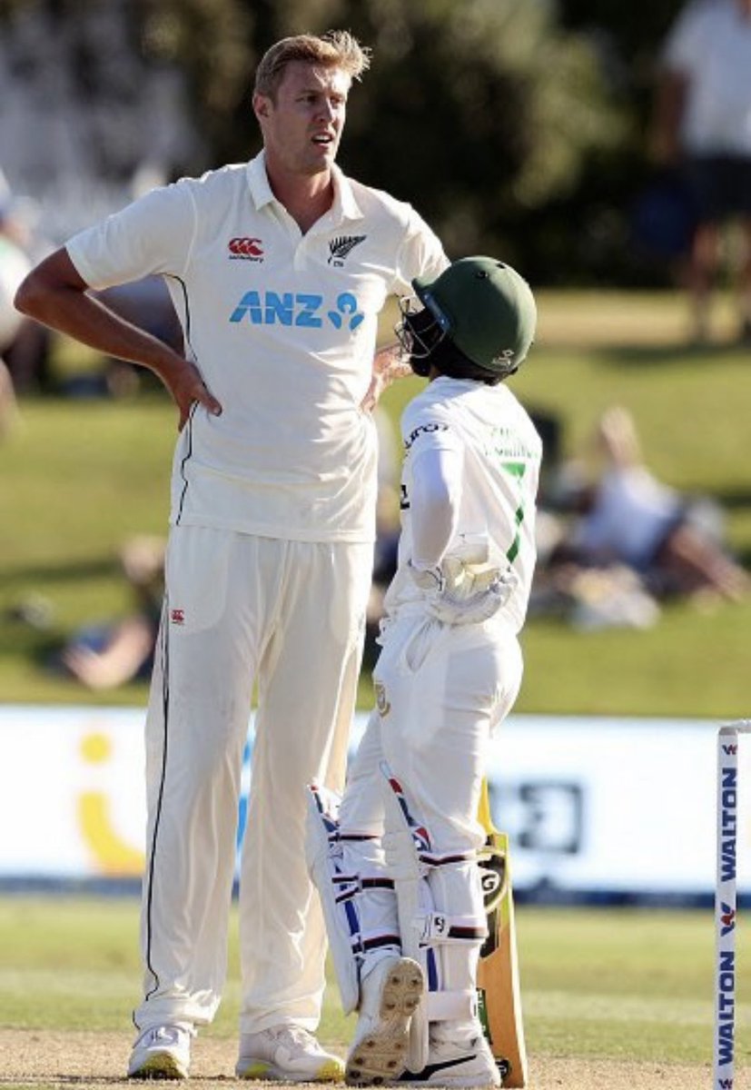 gradecricketer's tweet image. Dad about to give me an over of short stuff in the backyard on Christmas Day