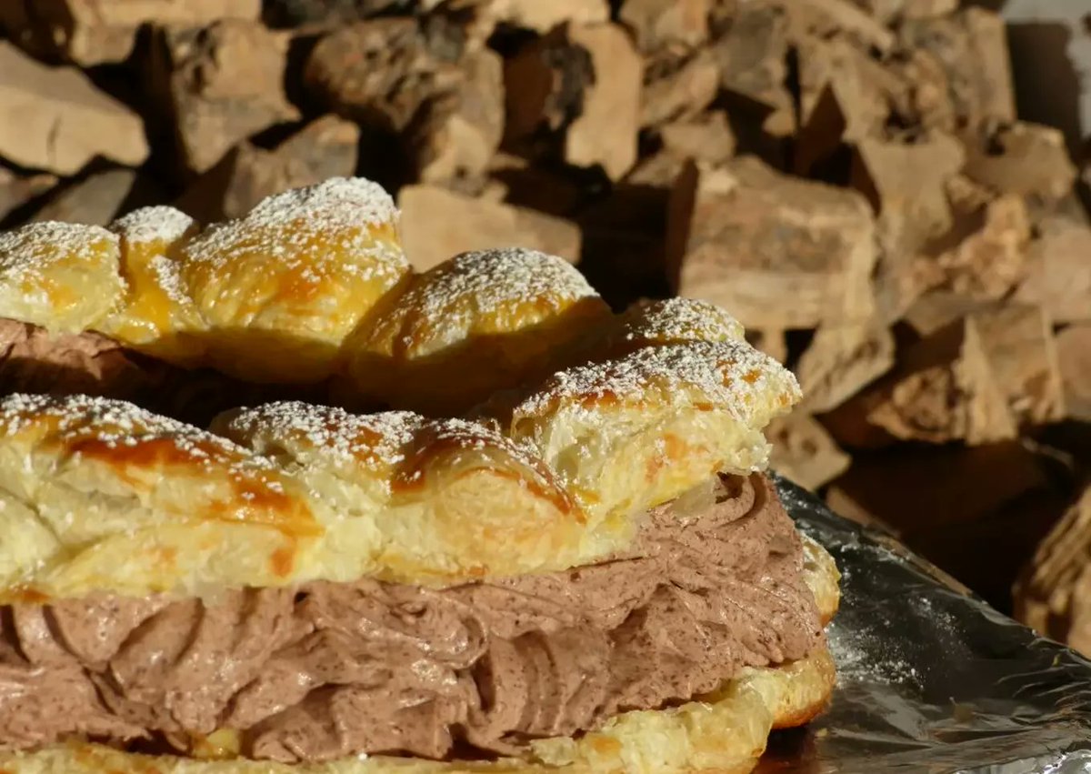 cookpadrecetas's tweet photo. Ideas para rellenar el #RoscondeReyes? Ya sea trufa, nata o crema pastelera, en #CookpadRecetas tienes todas las opciones! Eres #teamtrufa https://t.co/FPwy4EMaZp o #teamcrema https://t.co/bmmIJZCE7w? #CocinaCasera #CookpadRecetas #RecetasdeNavidad #elsabordelosrecuerdos https://t.co/jc9XIyAmHr