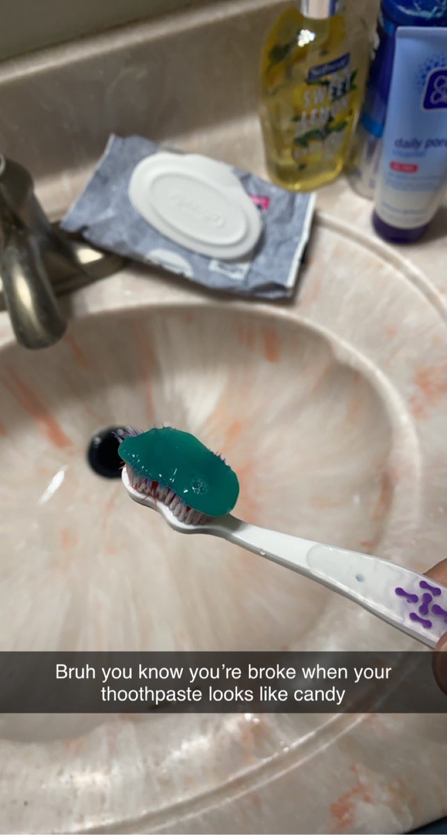 Whorehey_19's tweet photo. Bruh, you know you’re broke when your toothpaste looks like candy https://t.co/L1QPEswsxZ