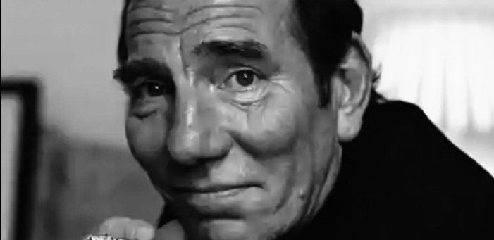 Remembering Pete Postlethwaite, who left us on this day 11 Years Ago! 
#petepostlethwaite