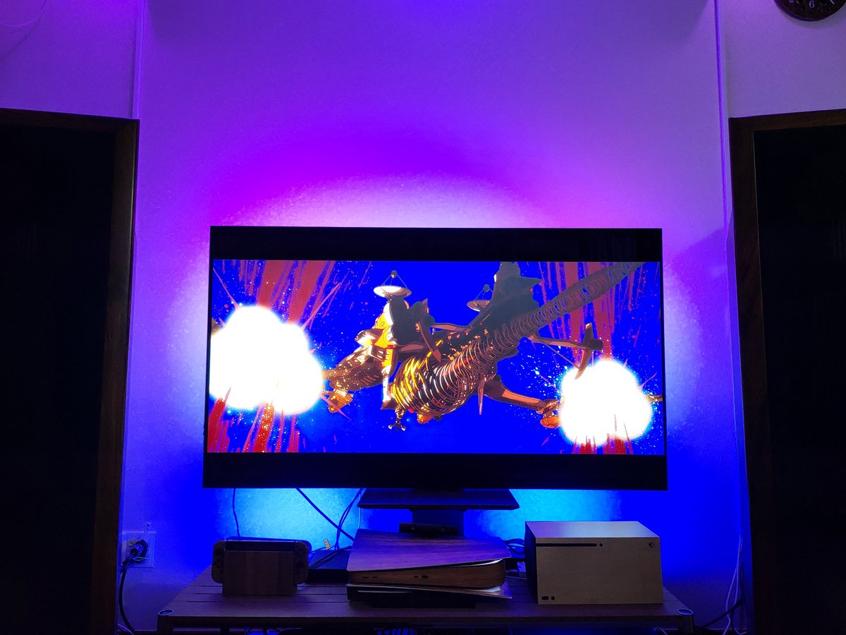 CaelumLuce's tweet photo. エヴァとhue sync box との相性が良すぎる
ホントに海と空が拡張されてるように没入できる
#PhilipsHue
#HueSyncBox https://t.co/KSeNoAs5Zh