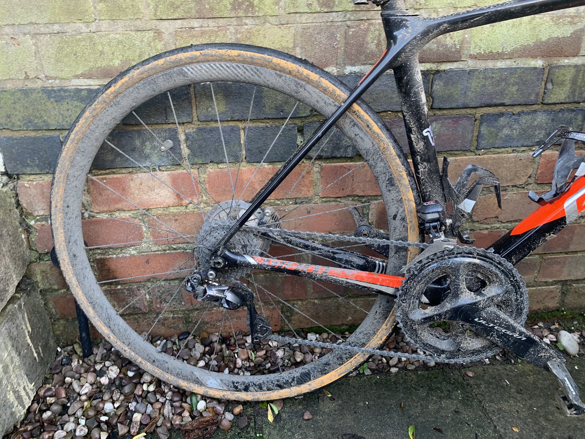 Dog_in_a_hat's tweet photo. First order of the day… #bikeclean @muc_off https://t.co/5esAEfYzE7