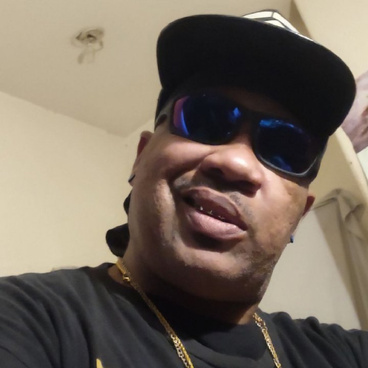 DANIELFONTCEO's tweet photo. Come hangout with me > ოႮႽi͓̽Ꮳ 𐌀R͓̽𐌕i͓̽Ⴝ𐌕Ⴝ_ ᏋႶ𐌕R͓ on #BIGOLIVE https://t.co/qCnrOuzQJV https://t.co/PoqDHyM6DH