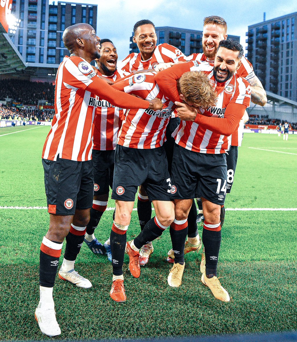 BrentfordFC's tweet photo. 𝙏𝙝𝙚 𝘽𝙤𝙮𝙨 ❤🤍

#BrentfordFC #BREAVL https://t.co/lNFPtE4bEo