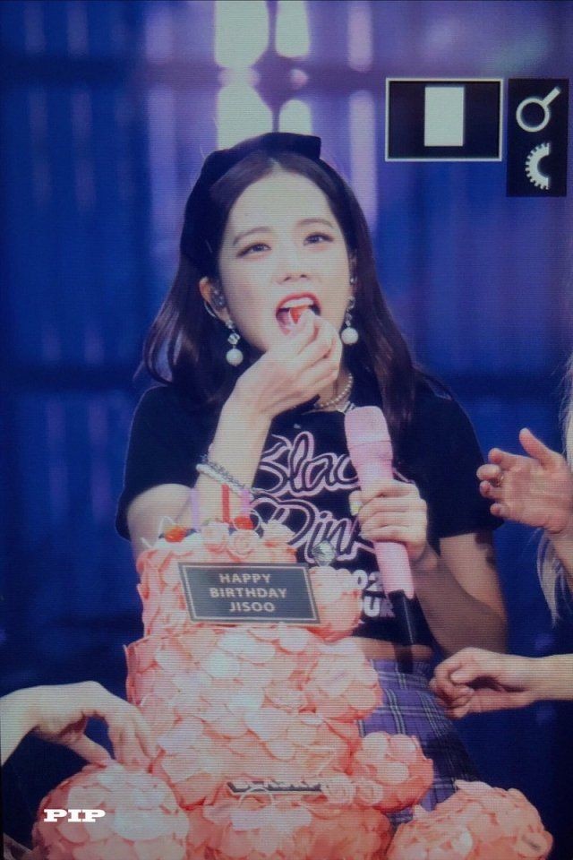 HAPPY BIRTHDAY KIM JISOO
BLINKs mong mọi điều tốt nhất cho chị. Hãy thật hạnh phúc và đồng hành cùng chúng em trong tuổi mới này. Yêu chị nhiều lắm Chichu yahhh

#OurPrideJISOOday
#첫눈처럼_다가온_지수의_생일을_축하해 

#블랙핑크 #BLACKPINK #JISOO #지수 <a href="/BLACKPINK/">BLACKPINKOFFICIAL</a>