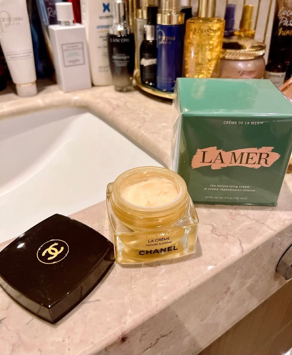 AliceIvanov1's tweet photo. A new day in 2022 will start here, good morning, all friends in the community #Gucci #cosmetic #anewday #Morning https://t.co/QIfJ64aY3W