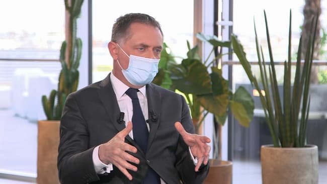 🔴 DIRECT - #COVID19 : Philippe #Juvin, chef des urgences à l'hôpital Georges Pompidou, a plaidé en faveur du masque #FFP2 sur son compte Twitter. "Le masque FFP2 filtre et #protège bien mieux que le masque chirurgical", a-t-il affirmé. (BFM) #coronavirus #Omicron