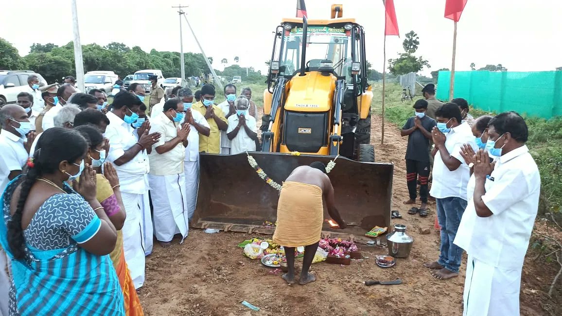 r_sakkarapani's tweet photo. திண்டுக்கல் மாவட்டம், ஒட்டன்சத்திரம் சட்டமன்றத் தொகுதியில் பல்வேறு வளர்ச்சித் திட்டங்களுக்கு இன்று அடிக்கல் நாட்டினேன். 

அதன் ஒரு பகுதியாக, வேலம்பட்டி-கூத்தம்பூண்டி ரோடு முதல் பருத்தியூர் இணைப்புச் சாலை வரை ஓரடுக்கு மெட்டல் சாலை அமைக்கும் பணிகளுக்கு பூமிபூஜை நடைபெற்றது. (1/2) https://t.co/SUWoeePeRZ