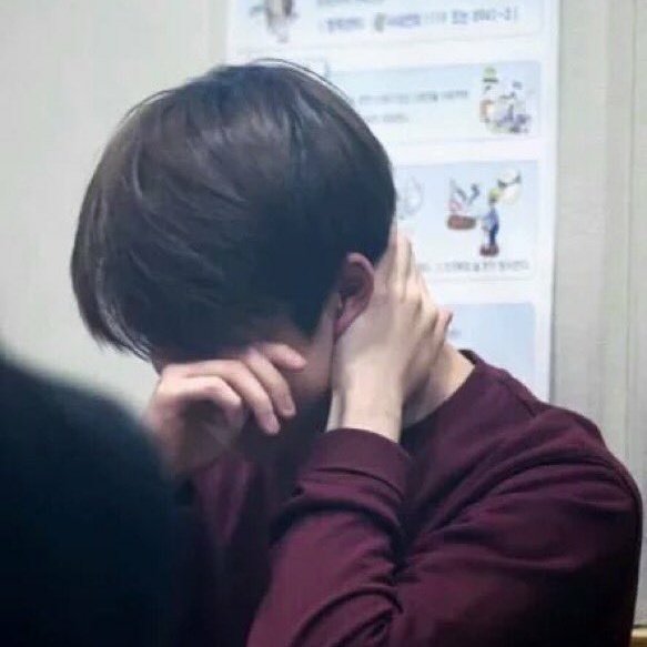 -어머, 506호 산부 보호자 분 아직도 안 오셨어요?
-산부가 보호자 연락처를 끝까지 안 알려준다던데.. 큰일이네..

-산부님, 보호자 분 어디 계세요?
-...
-혹시라도 수술할 상황이 생기면 보호자 분 동의가 필요해요. 지금 아예 연락이 불가능한 상황이에요?
-...

이런 후회수 백도 보고싶다..