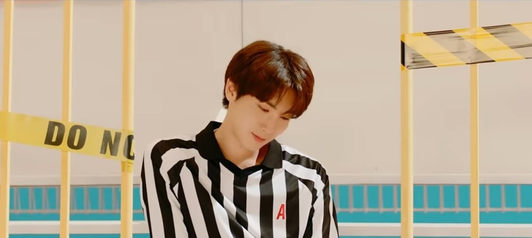 HyoJinho's tweet photo. Who are you?    I'm you but stronger https://t.co/7QB5ysQrYy