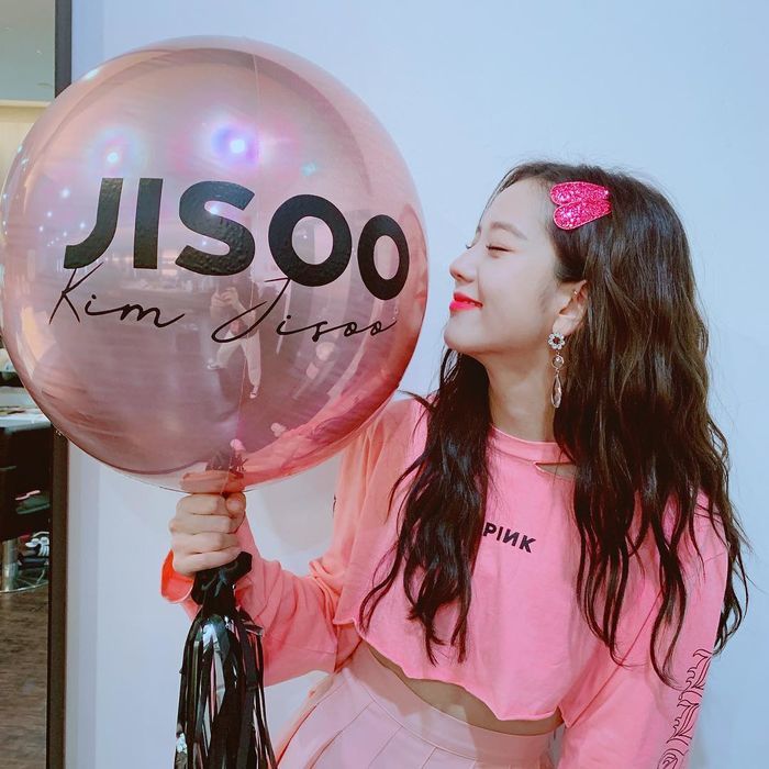 HAPPY BIRTHDAY KIM JISOO 🎂🎊🎉🥰

#OurPrideJISOOday
#첫눈처럼_다가온_지수의_생일을_축하해 

#블랙핑크 #BLACKPINK #JISOO #지수 <a href="/BLACKPINK/">BLACKPINKOFFICIAL</a>