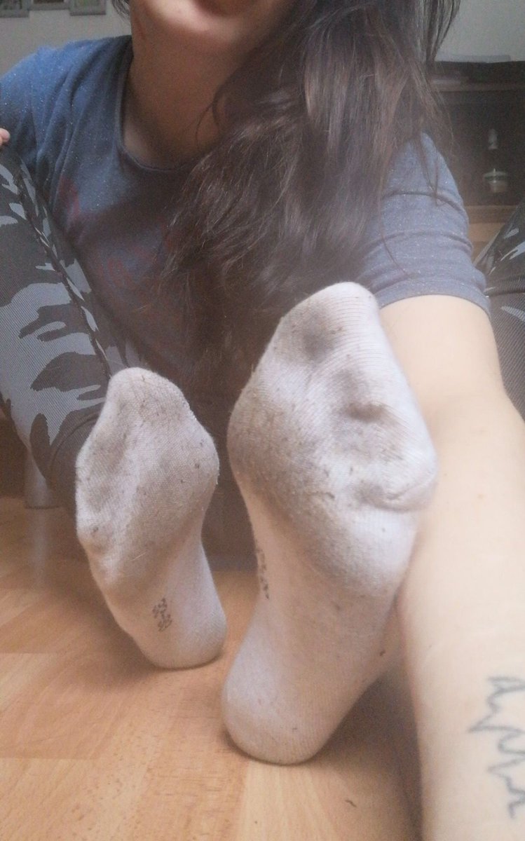 QLadymarie's tweet photo. Ich will dein Geld und ich will es jetzt nicht morgen, heute Abend oder nästen Monat, wander in die DM's 🐷👊
#Findom #feetfetish #Monedom https://t.co/VLGqBkk2PT