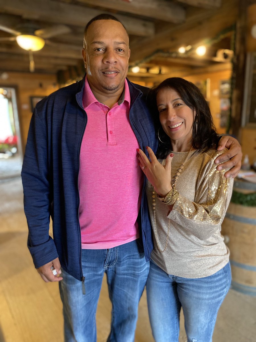 We’re so excited for this sweet couple starting off the New Year with a Proposal! Our best wishes and big Congratulations! 🥂💍💕

#cartecayvineyards #ellijayga #winery #georgiagrown #opengeorgiawine #ellijaywinecountry #winetasting #northgamountains #northgawine #cartecaywine