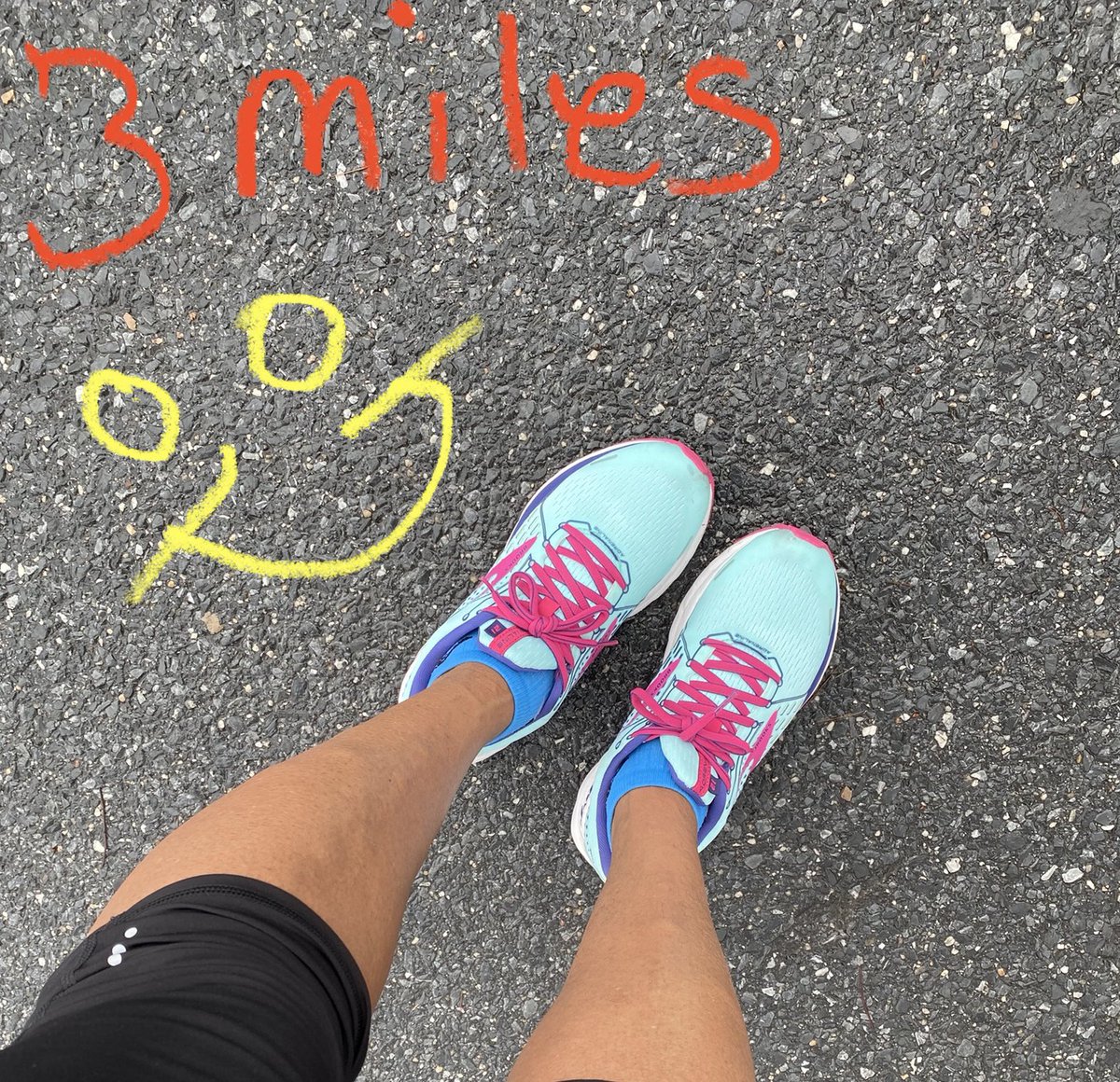 MsJoyRuns's tweet photo. 3 miles ✅ on this 56 degrees, gloomy with 95% humidity day. 🤔 now if only the weather can stay like this. #runbaltimore #lakemontebello #runner https://t.co/H6DIhifpq4
