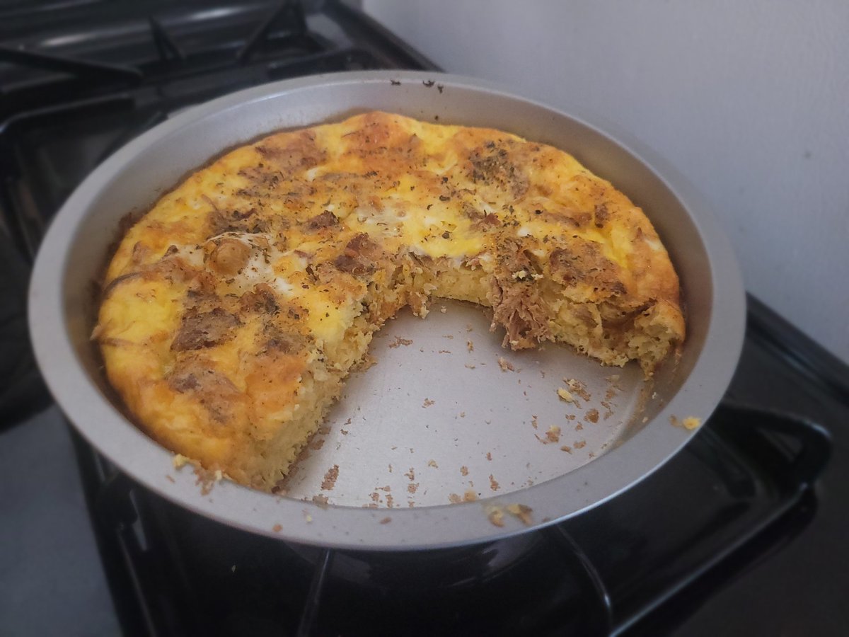 The1TrueBobbo's tweet photo. Leftover pulled pork and spaghetti squash frittata for breakfast. #HardHittin #BeardedChef #Breakfast https://t.co/nsyQvMYUWW
