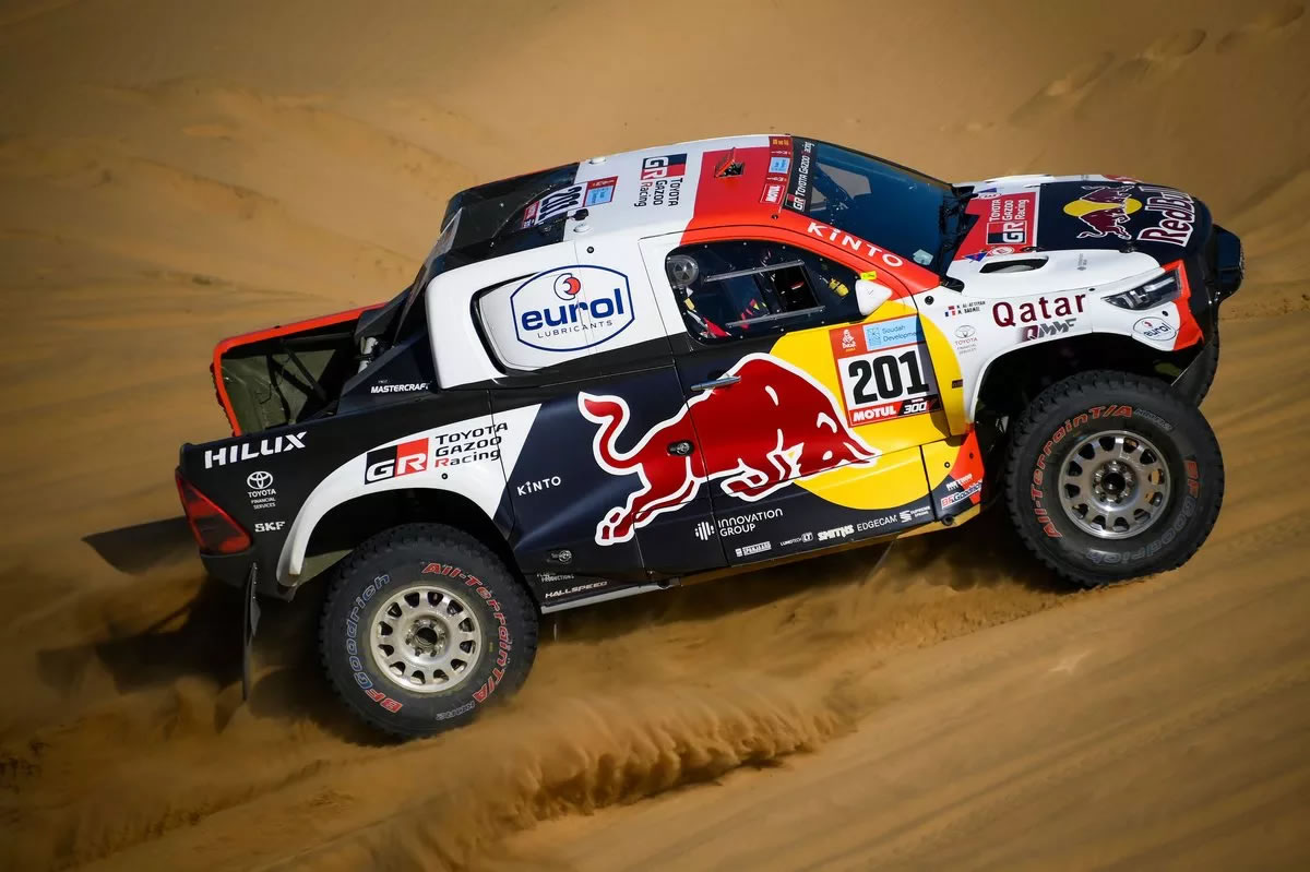 #Dakar2022 , la Toyota vola con Al-Attiyah. 