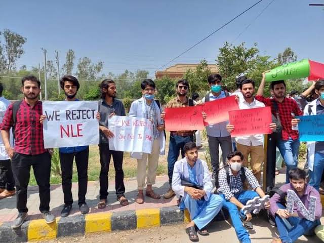 GoharKh11079289's tweet photo. #InjusticeOfPMC 
#SaveDoctors
@DrFizaAkbarKha1
@arslankhalid_m https://t.co/CJ5wkdImIy https://t.co/jpleYYaQHW
