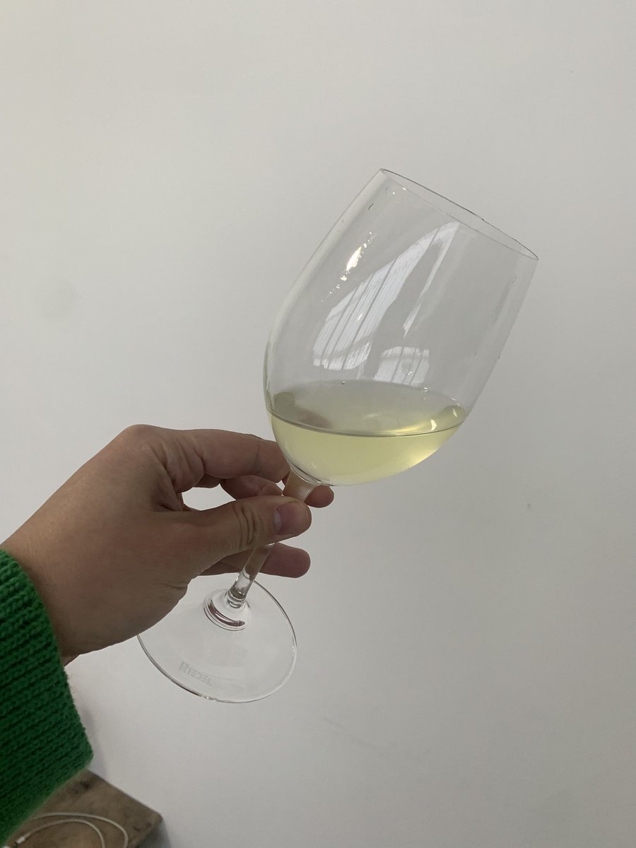 ISafaryan's tweet photo. Starting NY with Positive News
Visited G. Avetissyan at newly opened #Kataro winery in #Yerevan. Can’t compare it with the one occupied by 🇦🇿 in #Togh &amp;its picturesque landscapes, but perspective of making worldwide known wine again is giving hope
Much love and respect to Grisha! https://t.co/6072hdbbml