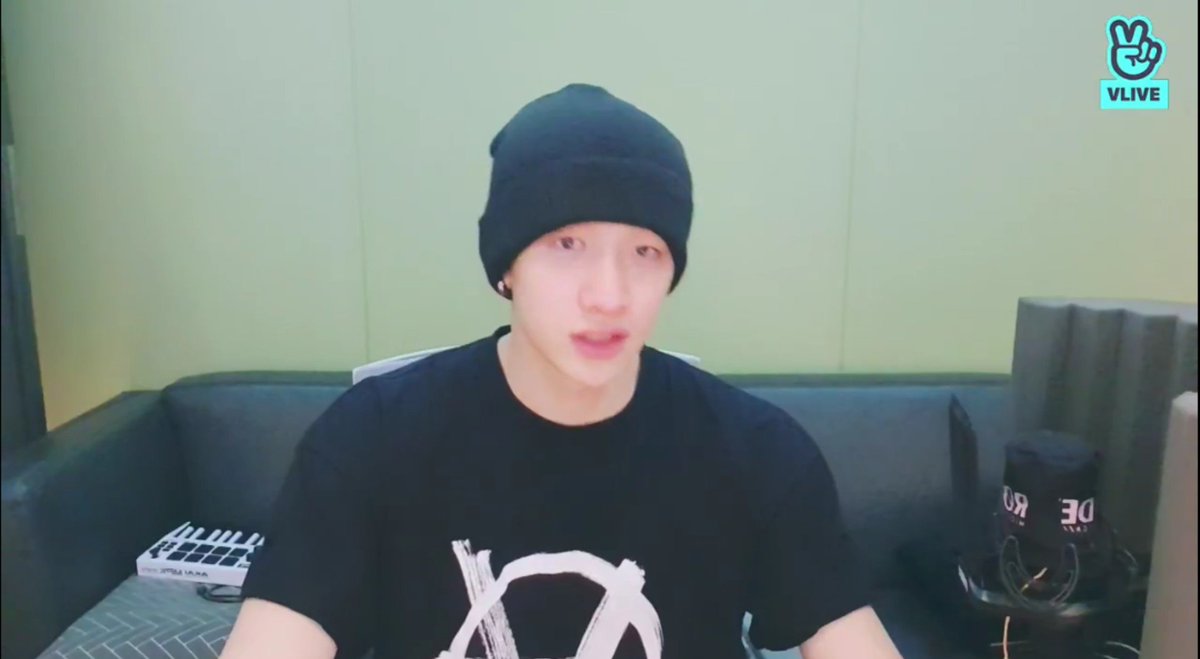 vanejisung_2002's tweet photo. Fotos del Vlive de Channie, para mejorar su día.♡♡
#LoveStay https://t.co/GZ8HRUIpSj