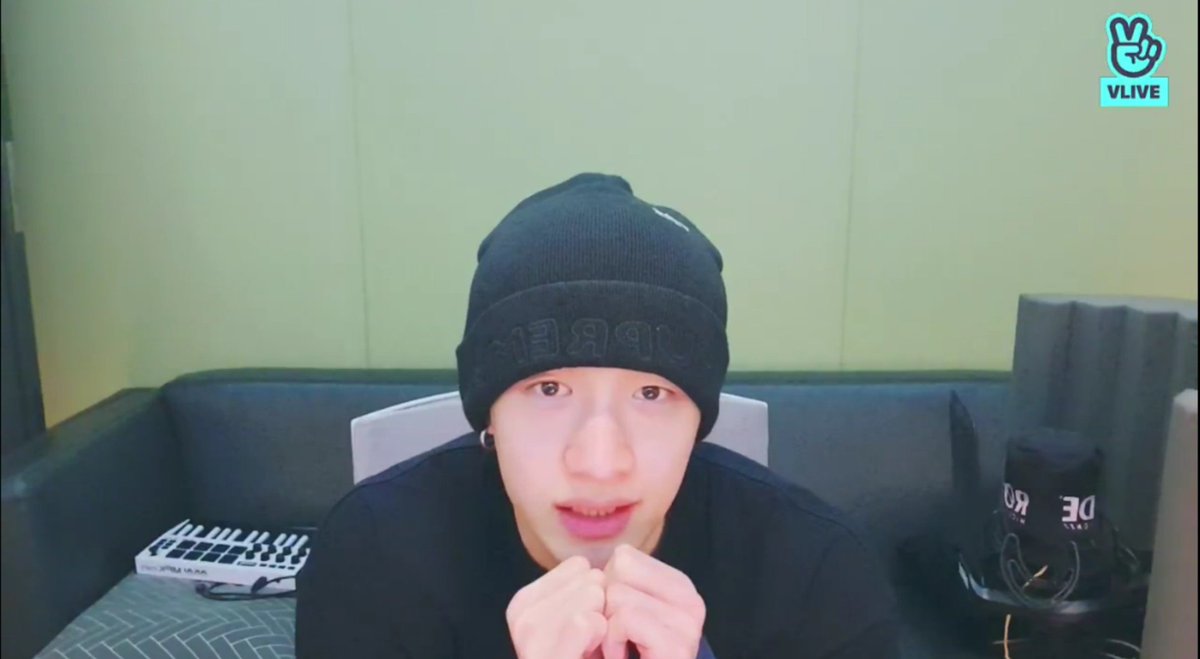 vanejisung_2002's tweet photo. Fotos del Vlive de Channie, para mejorar su día.♡♡
#LoveStay https://t.co/GZ8HRUIpSj