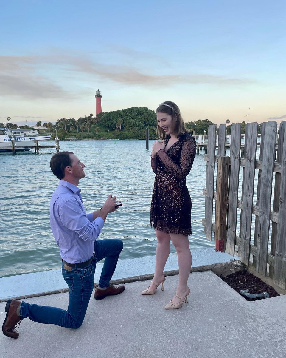 HolstonHillsCC's tweet photo. A BIG Holston Hills Country Club CONGRATULATIONS to our own Joey Batuello @joeybagofd0nut and his now fiancΓ©, Emily @emilyy_avery! He popped the question and she said YES!! β€οΈπ π°ββοΈ
#Holstonhillscc #Mcconnellgolf #Engaged #poppedthequestion #Love #FutureMrandMrsBatuello https://t.co/k3ajqtwDRD