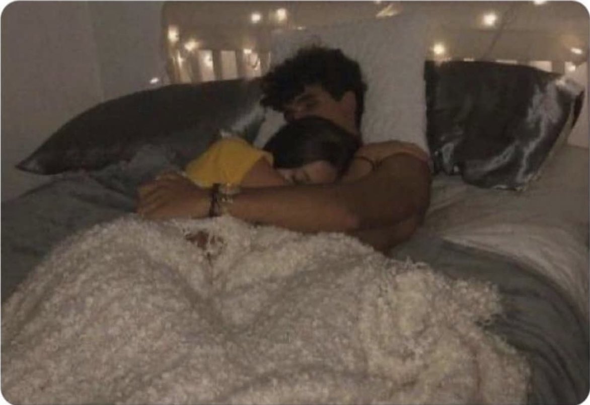 userrrrrr56's tweet photo. Je veux toi ou rien 💕 https://t.co/ALfYssnC5Z